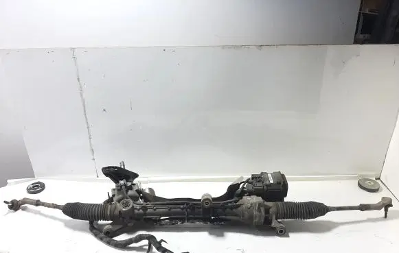 Ford Focus Steering rack AV6T3C221 41515587F