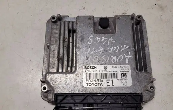 Toyota Auris 150 Engine control unit/module 0281013413 8966102E10