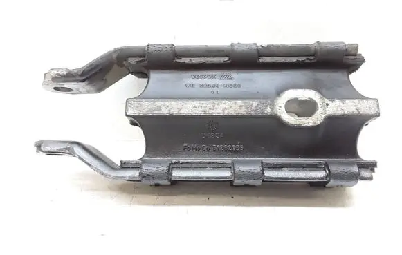 Volvo V70 Engine mount bracket 31262935 8G9N6P082BA