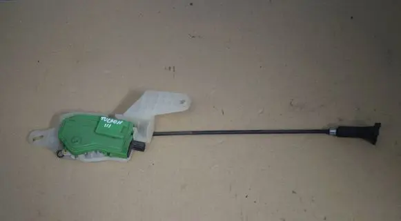 Hyundai Tucson TL Fuel cap flap release cable 