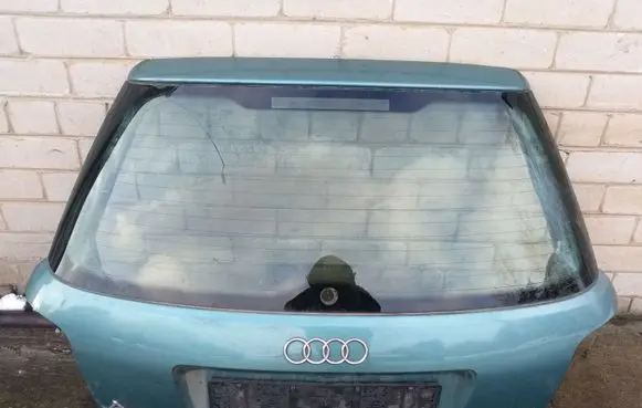 Audi A4 S4 B5 8D Tailgate/trunk/boot lid