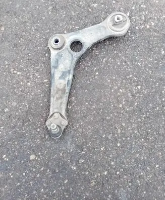 Renault Megane IV Front lower control arm/wishbone