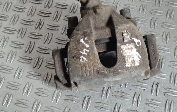 Volvo V40 Front brake caliper