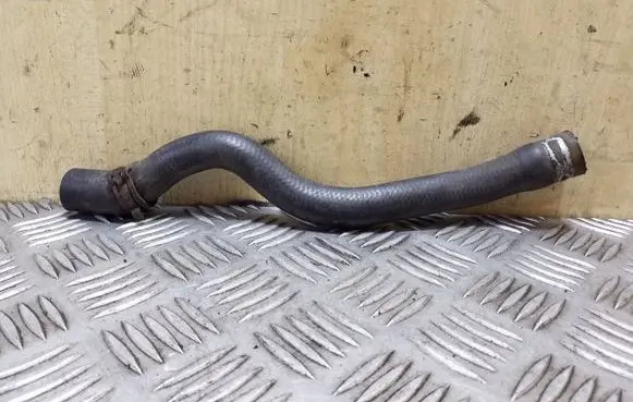 Volkswagen Touran I Engine coolant pipe/hose