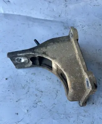 Dodge Nitro Engine mounting bracket
