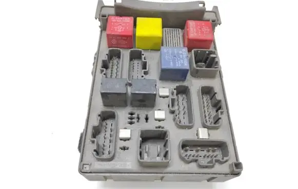 Renault Laguna II Fuse module 8200190269 4640146 32198070