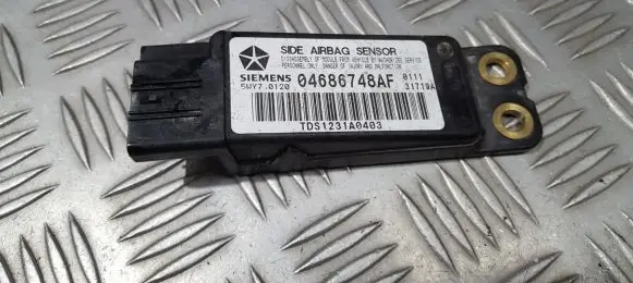 Chrysler Voyager Airbag deployment crash/impact sensor 04686748AF 5WY70120