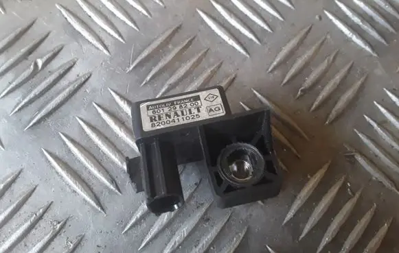 Renault Scenic II - Grand scenic II Airbag deployment crash/impact sensor 601298200 8200411025 216215307