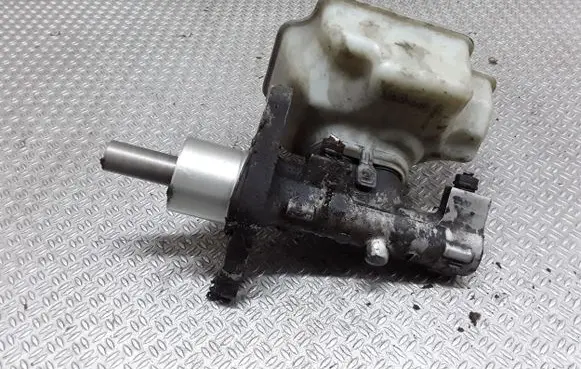 Volkswagen Caddy Master brake cylinder 1K1611301C