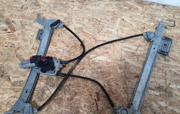 Renault Megane II Front door window regulator with motor 403242