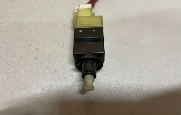 Mercedes-Benz E W211 Brake pedal sensor switch A0015456709