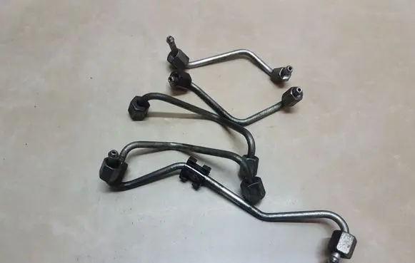 Hyundai Santa Fe Fuel injector supply line/pipe 