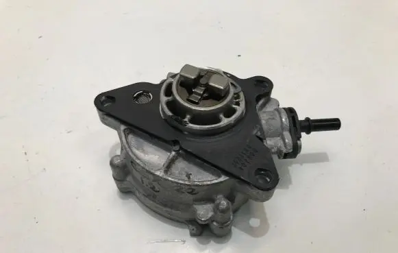 Citroen C5 X Vacuum pump 9812133880