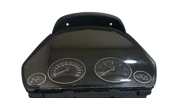 BMW 3 F30 F35 F31 Speedometer (instrument cluster) 938211301 9232895 30370870