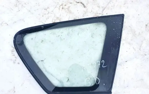 Toyota Avensis Verso Rear side window