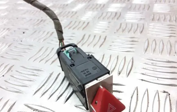 Volkswagen PASSAT B6 Hazard light switch 3C0953509