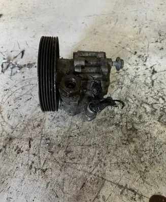 Peugeot 607 Power steering pump 91128