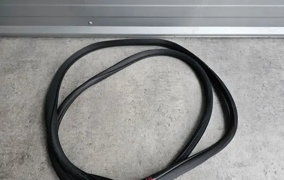 Jeep Grand Cherokee (WJ) Front door rubber seal 