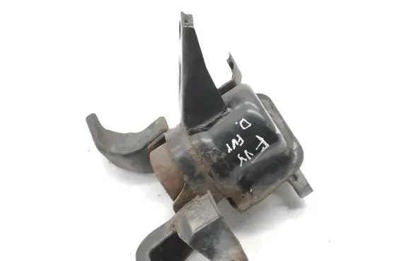 Toyota Prius (XW30) Engine mount bracket
