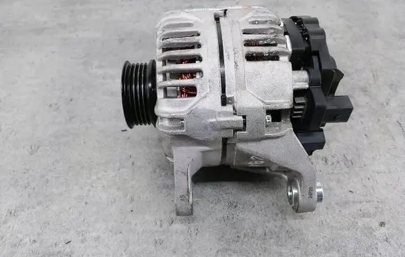 Volkswagen PASSAT B5 Generator/alternator A0050