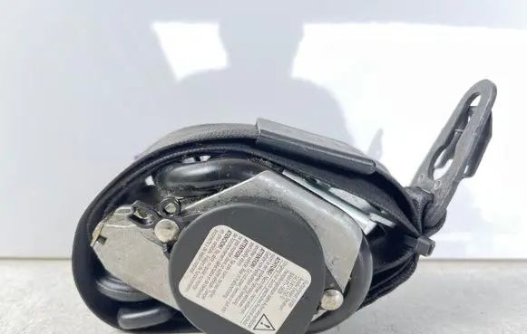 Audi A4 S4 B7 8E 8H Front seatbelt 560788601 008R000