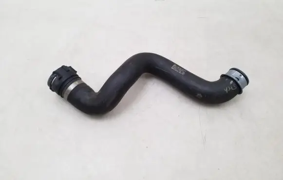 Mercedes-Benz GLE (W166 - C292) Engine coolant pipe/hose A1665000575