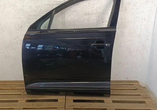Audi Q7 4M Front door