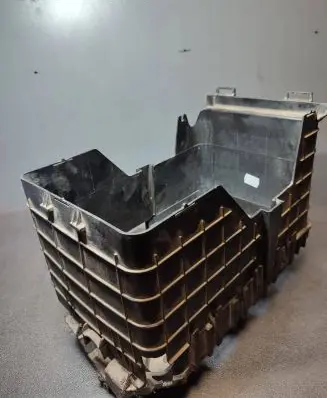 Volkswagen PASSAT B6 Battery tray 1K0915333