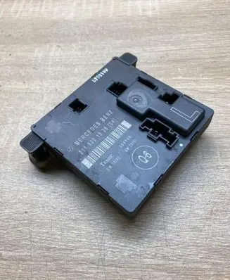 Mercedes-Benz E W211 Door control unit/module 2118201526 356805