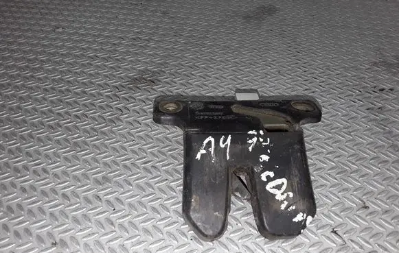 Audi A4 S4 B5 8D Tailgate/trunk/boot lock/catch/latch 8D5959469