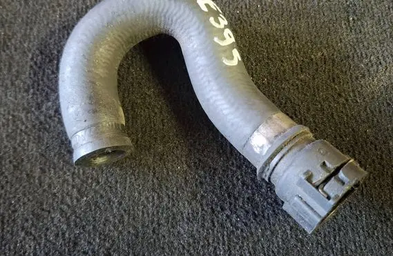 BMW 5 E39 Engine coolant pipe/hose