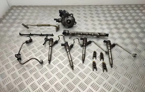 Hyundai Tucson TL Fuel injection system set 331002A600 0445010596 338002A610
