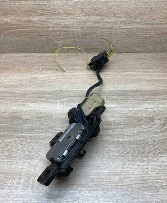BMW 5 E60 E61 Tailgate/trunk/boot lock/catch/latch 7129931