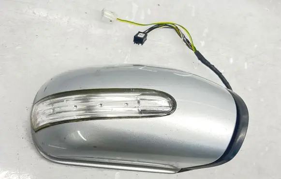 Mercedes-Benz C W203 Front door electric wing mirror 413133420