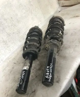 Volvo S90, V90 Front shock absorber with coil spring 31658002