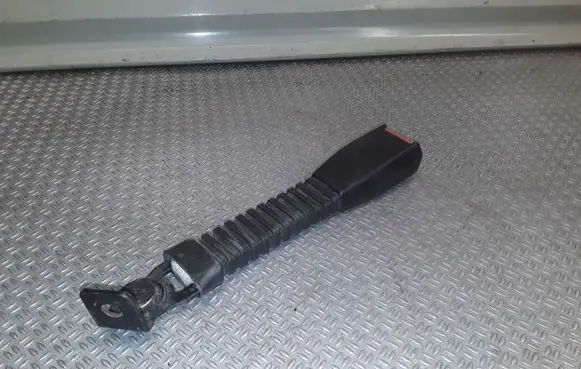 Suzuki Vitara (ET/TA) Front seatbelt buckle