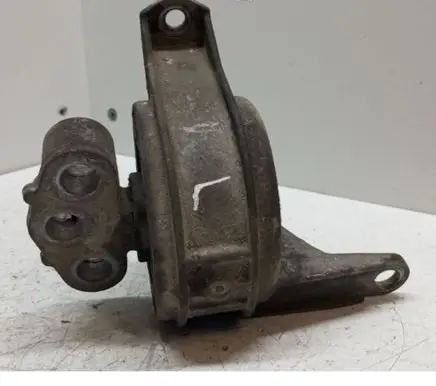 Opel Astra H Engine mount bracket 90539246
