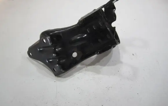 Audi A4 S4 B6 8E 8H Fuel filter bracket/mount holder 8D0127224D