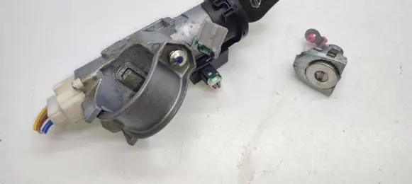 Nissan Juke I F15 Ignition lock