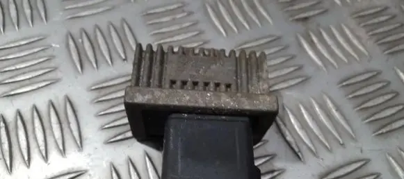 Renault Scenic II - Grand scenic II Glow plug pre-heat relay 7700115078