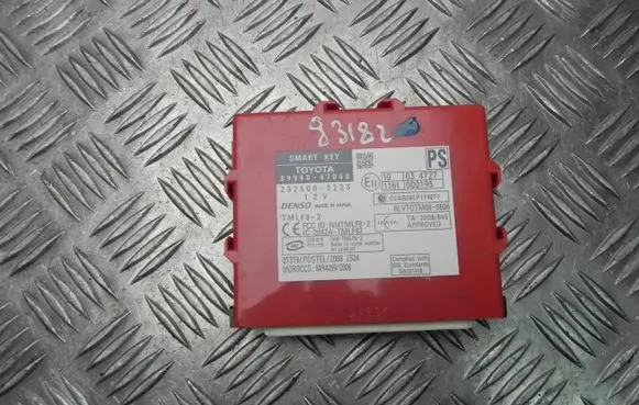 Toyota Prius (XW30) Keyless (KESSY) go control unit/module 8999047060 G3182
