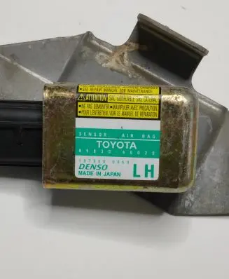 Toyota Land Cruiser (J120) Airbag deployment crash/impact sensor 8983060020 1879000460
