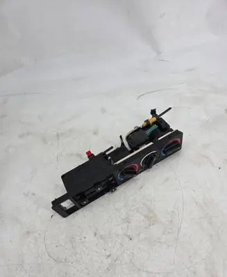 BMW 5 E34 Climate control unit 8351651 8351653 043693