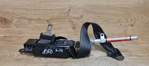 Volvo 850 Front seatbelt 6818114