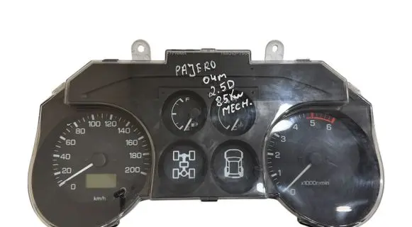 Mitsubishi Pajero Speedometer (instrument cluster) MN138234