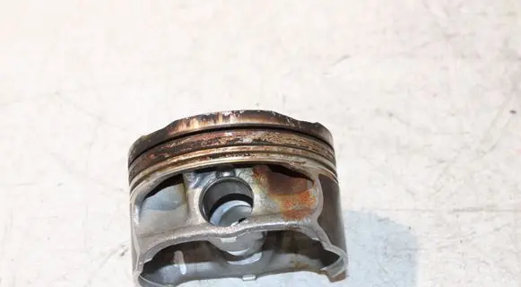 Mercedes-Benz C W204 Piston A2701617