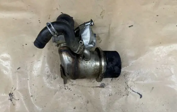 Volkswagen Golf VII EGR valve 04L131512 339410557 144771B