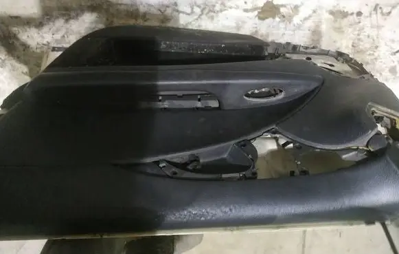 Mercedes-Benz E W211 Front door card panel trim 