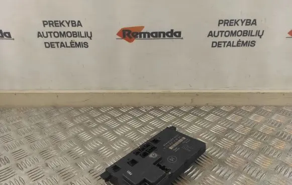 Mercedes-Benz E W211 Door control unit/module 2118707226 00401605