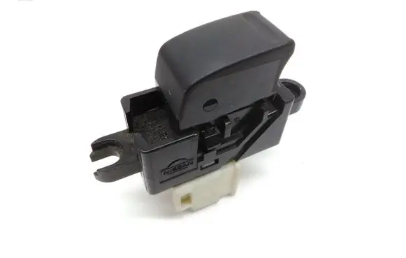 Nissan X-Trail T30 Electric window control switch 5303Z